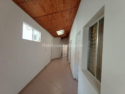 Casa de 5 alcobas en venta en Prado, Medellín, 220 m² · foto 2 de 7