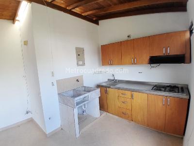 Apartamento de 3 alcobas en venta en Cabañas, Bello, 81 m² · foto 2 de 9
