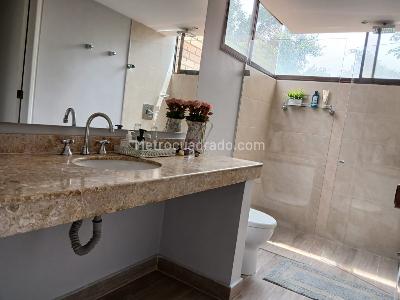 Apartamento de 2 alcobas en venta en Los Balsos, Medellín, 174 m² · foto 9 de 12