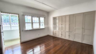 Casa de 5 alcobas en arriendo en Prado Centro, Medellín, 698 m² · foto 9 de 20