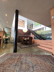 Casa de 5 alcobas en venta en Las Palmas, Medellín, 367 m² · foto 11 de 20