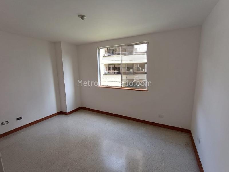 Apartamento de 2 Alcobas en Las Palmas con Balcón y Parqueadero - 8