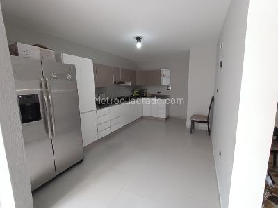 Casa de 5 alcobas en arriendo en Nutibara, Medellín, 360 m² · foto 3 de 20