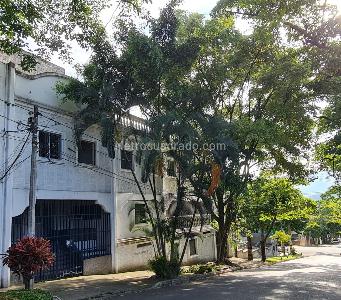 Casa de 5 alcobas en venta en Prado, Medellín · foto 3 de 20