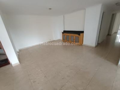 Apartamento de 3 alcobas en venta en Patio Bonito, Medellín, 175 m² · foto 4 de 17