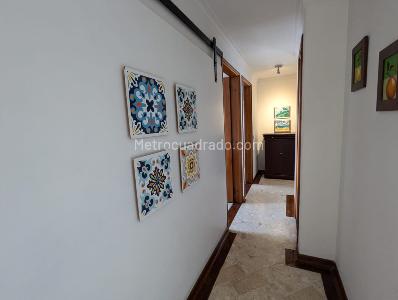 Apartamento de 3 alcobas en arriendo en El Poblado, Medellín, 130 m² · foto 7 de 20