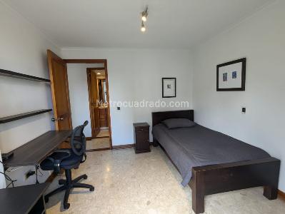 Apartamento de 3 alcobas en arriendo en El Poblado, Medellín, 130 m² · foto 9 de 20