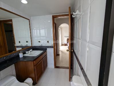 Apartamento de 3 alcobas en arriendo en El Poblado, Medellín, 130 m² · foto 18 de 20