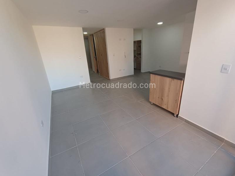 1BR Apartment in Buenos Aires with Balcony & Tram Access - 2