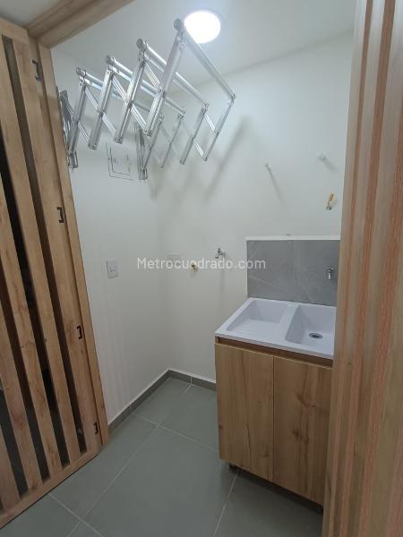 1BR Apartment in Buenos Aires with Balcony & Tram Access - 3