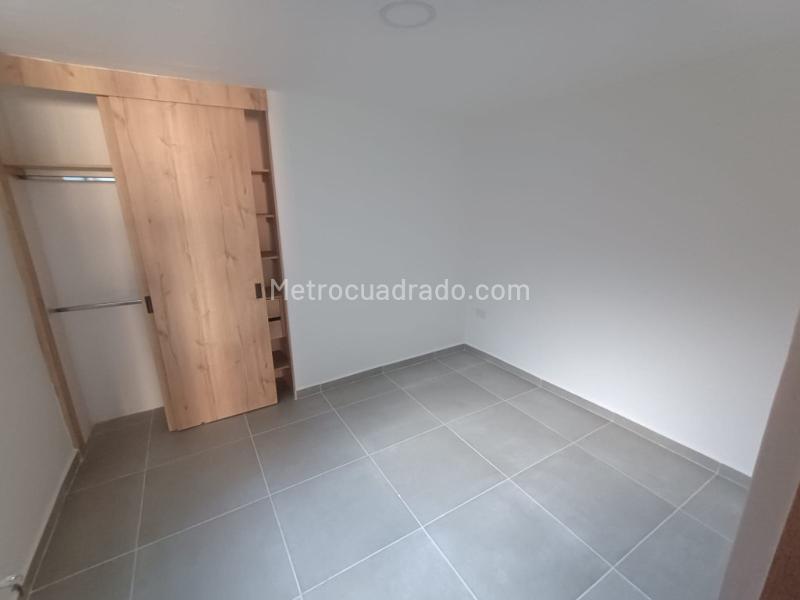 Apartamento de 2 Alcobas en Buenos Aires cerca a la Estación Bicentenario - 3