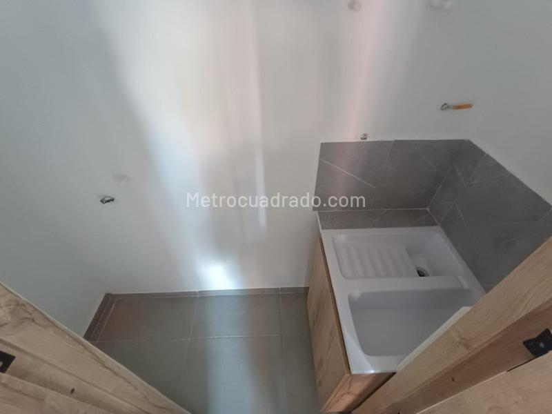 3BR Apartment in Buenos Aires with Balcony and 2 Baths - 6