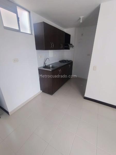 Apartamento Cómodo de 2 Alcobas en Santa Lucía - 3