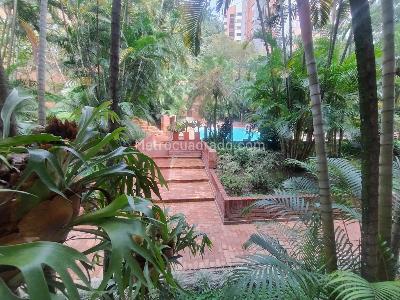 Apartamento en venta en El Poblado, Medellín · foto 2 de 17