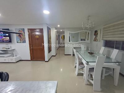 Apartamento de 3 alcobas en venta en Laureles, Medellín, 130 m² · foto 3 de 20