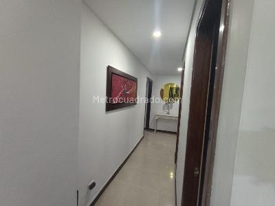 Apartamento de 3 alcobas en venta en Laureles, Medellín, 130 m² · foto 10 de 20
