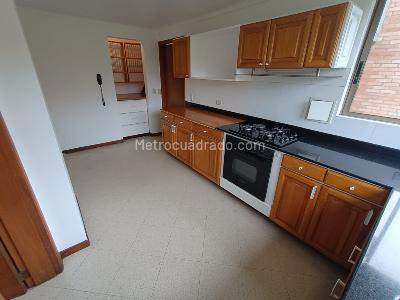 Apartamento de 4 alcobas en arriendo en El Poblado, Medellín, 213 m² · foto 3 de 20