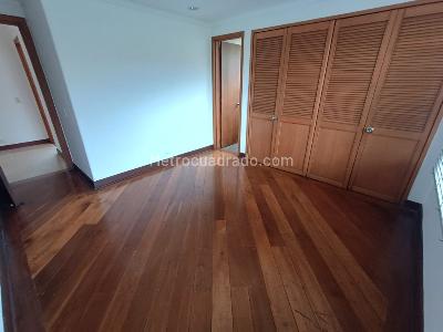 Apartamento de 4 alcobas en arriendo en El Poblado, Medellín, 213 m² · foto 11 de 20