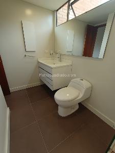 Apartamento de 4 alcobas en arriendo en El Poblado, Medellín, 213 m² · foto 12 de 20