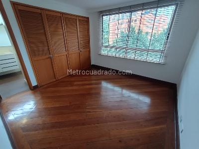 Apartamento de 4 alcobas en arriendo en El Poblado, Medellín, 213 m² · foto 13 de 20