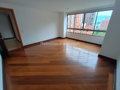 Apartamento de 4 alcobas en arriendo en El Poblado, Medellín, 213 m² · foto 16 de 20