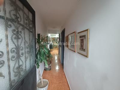 Casa de 3 alcobas en venta en La Castellana, Medellín, 255 m² · foto 2 de 19