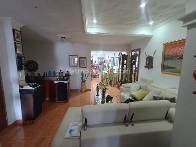 Casa de 3 alcobas en venta en La Castellana, Medellín, 255 m² · foto 5 de 19