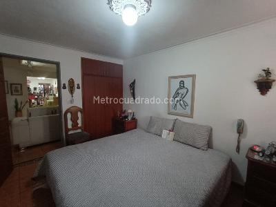 Casa de 3 alcobas en venta en La Castellana, Medellín, 255 m² · foto 8 de 19