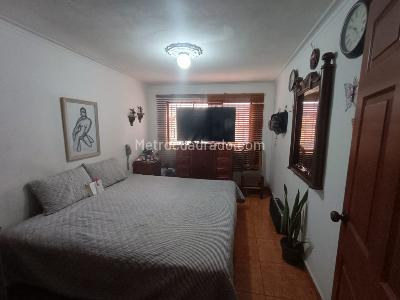 Casa de 3 alcobas en venta en La Castellana, Medellín, 255 m² · foto 13 de 19
