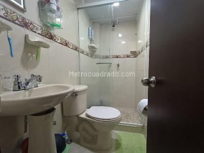 Apartamento de 2 alcobas en venta en Cristobal, Medellín, 55 m² · foto 10 de 12