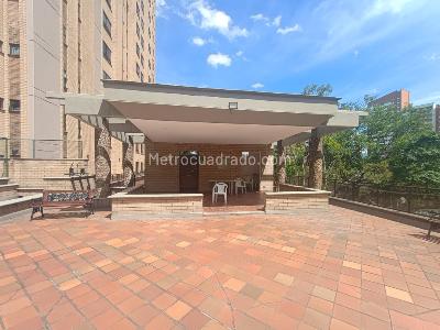 Apartamento de 4 alcobas en arriendo en Los Naranjos, Medellín, 410 m² · foto 2 de 20