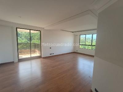 Apartamento de 4 alcobas en arriendo en Los Naranjos, Medellín, 410 m² · foto 5 de 20