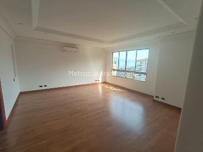 Apartamento de 4 alcobas en arriendo en Los Naranjos, Medellín, 410 m² · foto 6 de 20