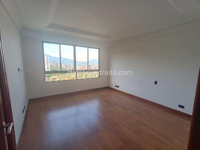 Apartamento de 4 alcobas en arriendo en Los Naranjos, Medellín, 410 m² · foto 11 de 20