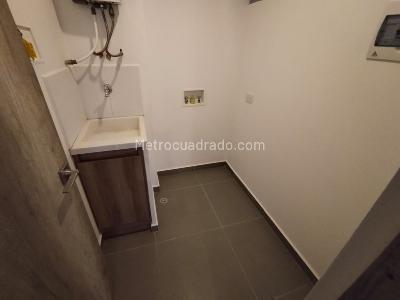Apartamento de 3 alcobas en arriendo en El Poblado, Medellín, 77 m² · foto 14 de 14