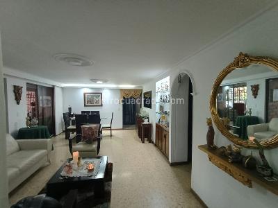 Apartamento de 3 alcobas en venta en Laureles, Medellín, 176 m² · foto 4 de 20
