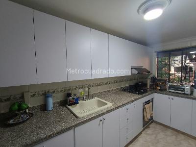 Apartamento de 3 alcobas en venta en Laureles, Medellín, 176 m² · foto 6 de 20