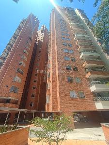 Apartamento de 3 alcobas en arriendo en El Poblado, Medellín, 110 m² · foto 2 de 20