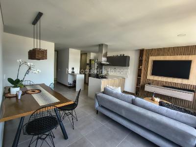 Apartamento de 2 alcobas en venta en El Poblado, Medellín, 86 m² · foto 2 de 20