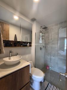 Apartamento de 2 alcobas en venta en El Poblado, Medellín, 86 m² · foto 12 de 20