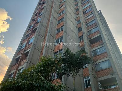 Apartamento de 3 alcobas en venta en La Candelaria, Medellín, 144 m² · foto 2 de 20