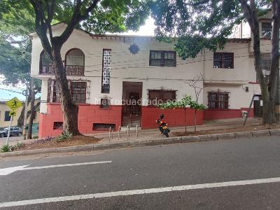 Casa de 5 alcobas en arriendo en Prado, Medellín, 550 m² · foto 2 de 20