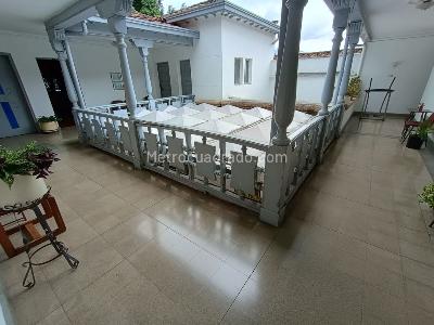 Casa de 5 alcobas en arriendo en Prado, Medellín, 550 m² · foto 3 de 20