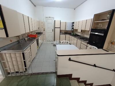 Casa de 5 alcobas en arriendo en Prado, Medellín, 550 m² · foto 4 de 20