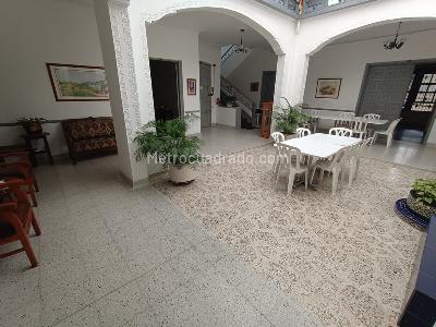 Casa de 5 alcobas en arriendo en Prado, Medellín, 550 m² · foto 19 de 20