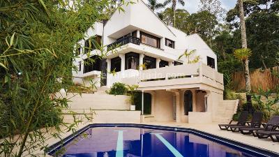 Casa de 5 alcobas en arriendo en Altos Del Poblado, Medellín, 1300 m² · foto 1 de 12