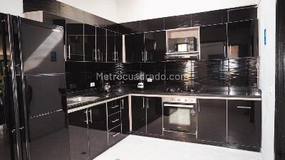 Casa de 5 alcobas en arriendo en Altos Del Poblado, Medellín, 1300 m² · foto 5 de 12