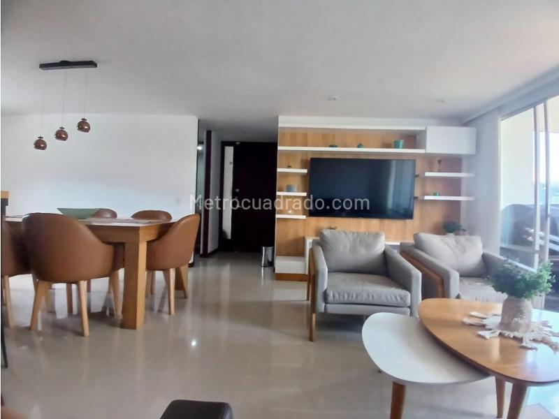 Spacious 4BR Furnished Apartment Near La Loma - 2