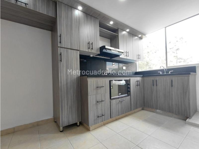 Spacious 4BR Apartment in Los Balsos, El Poblado - 7