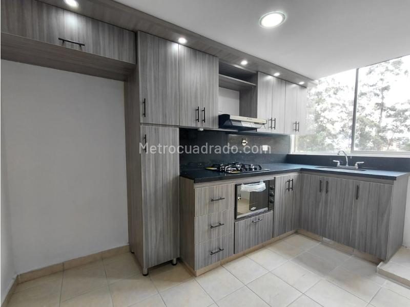 Spacious 4BR Apartment in Los Balsos, El Poblado - 9